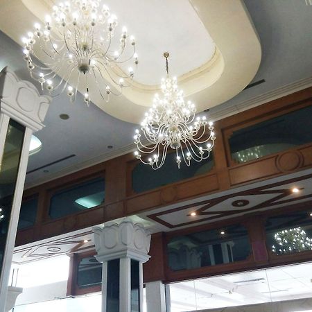 Отель Grandpoint Пхитсанулок Экстерьер фото